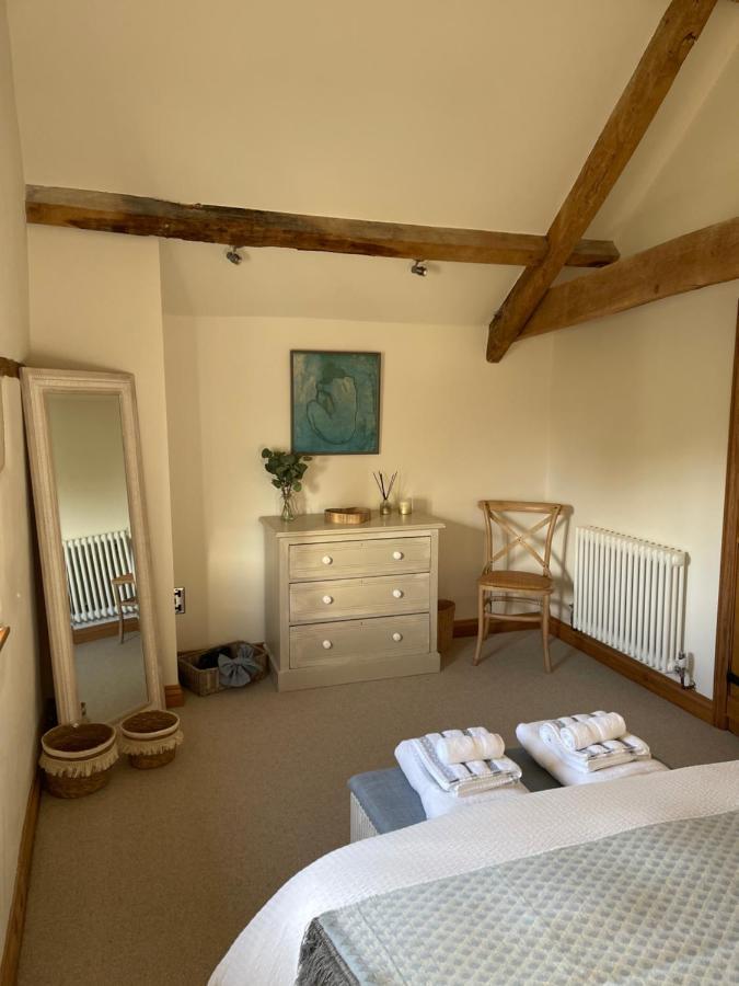 The Cider Barn - Spacious First Floor Apartment Set Within Barn Conversion Cheltenham Extérieur photo