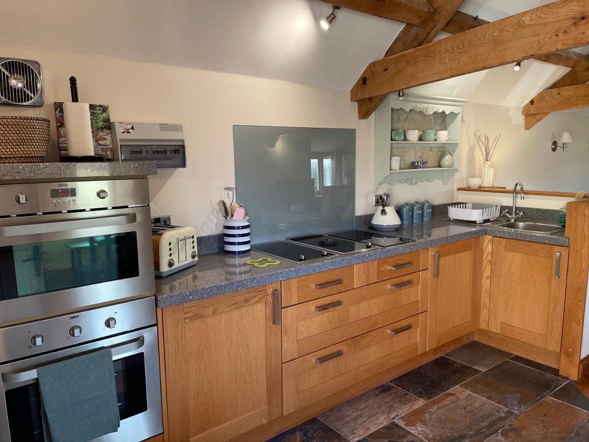 The Cider Barn - Spacious First Floor Apartment Set Within Barn Conversion Cheltenham Extérieur photo