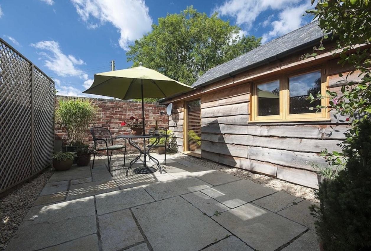 The Cider Barn - Spacious First Floor Apartment Set Within Barn Conversion Cheltenham Extérieur photo